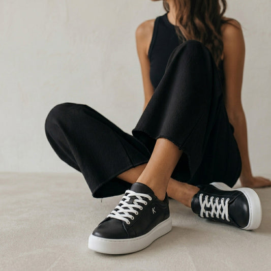 BLACK SNEAKERS