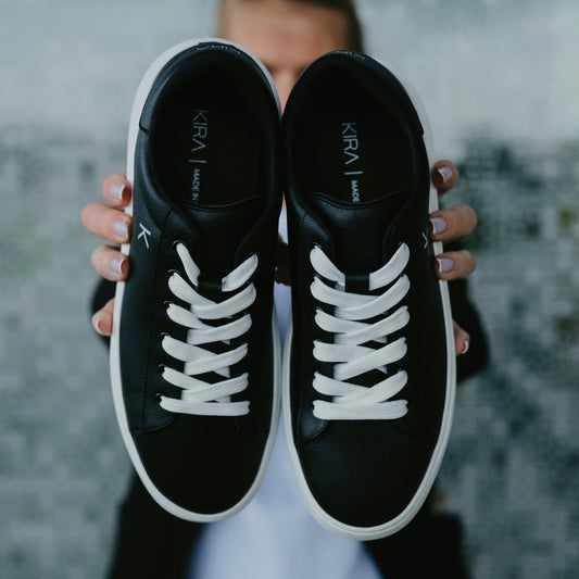 BLACK SNEAKERS